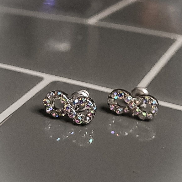 Beautiful Crystal and Silver Infinity Earrings - Picture 3 of 3